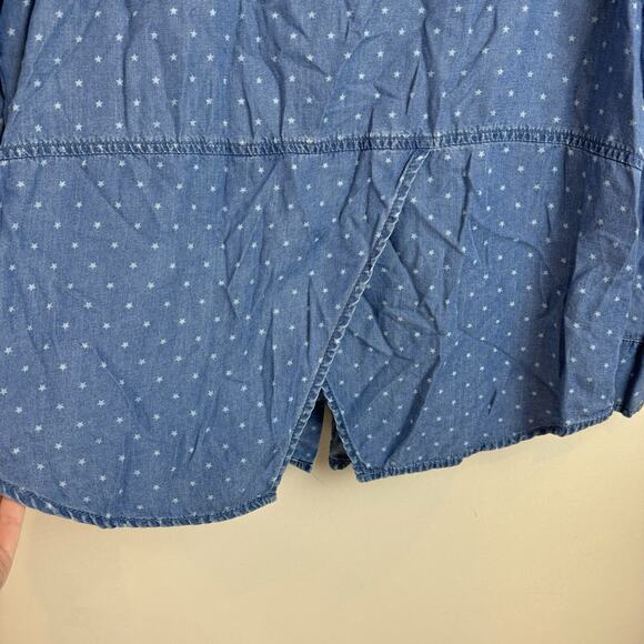 Beach Lunch Lounge Blouse Size Small Blue Denim Tulip Back Roll Tab Sleeves Star - Picture 6 of 9